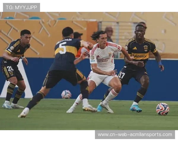 本菲卡多次利用插上压制对方，展示无与伦比的攻防艺术