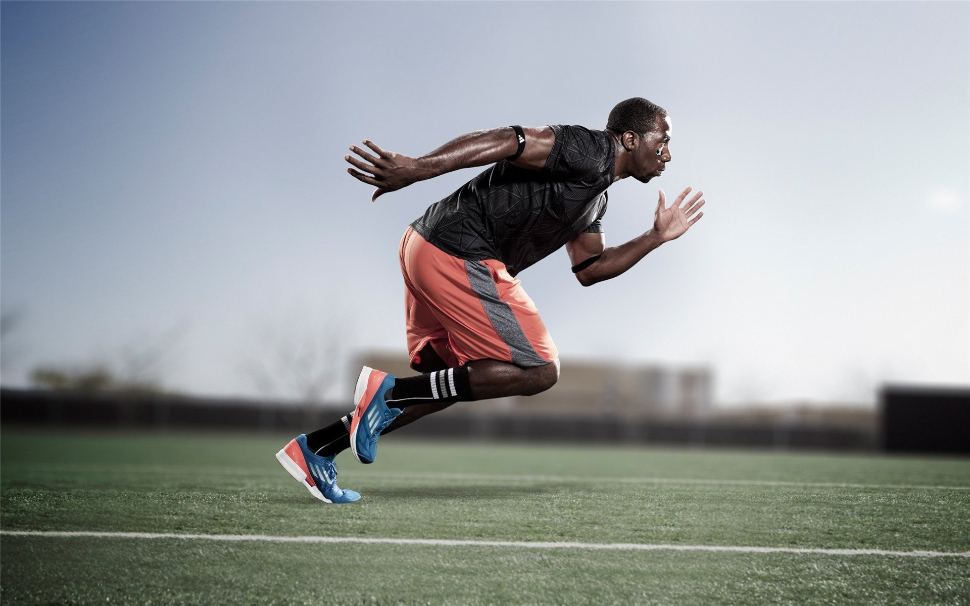 五大联赛主力中卫是否必须具备远射威胁能力，五大联赛中场球员